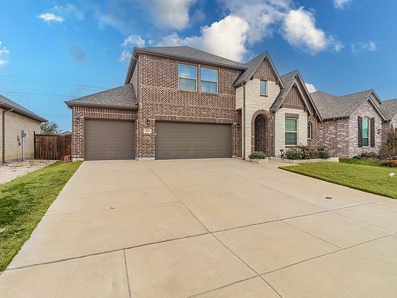 3rd image of 2612 Prairie Trail Ave
