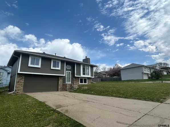 1302 Terry Dr, Bellevue, NE 68123