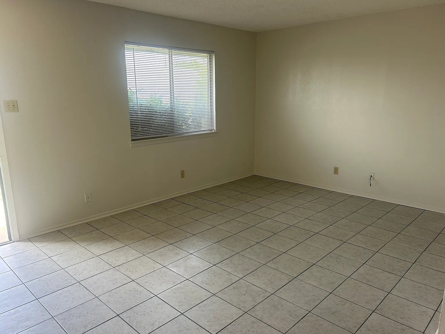1 bed, $695 — Photo 4