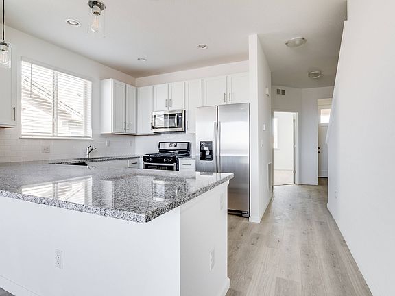 PaintedRidge-JLL-3629-Kitchen-Living-6