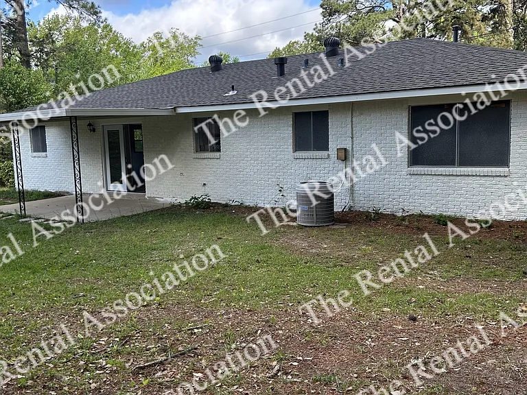 1801 Roosevelt Dr — Photo 13