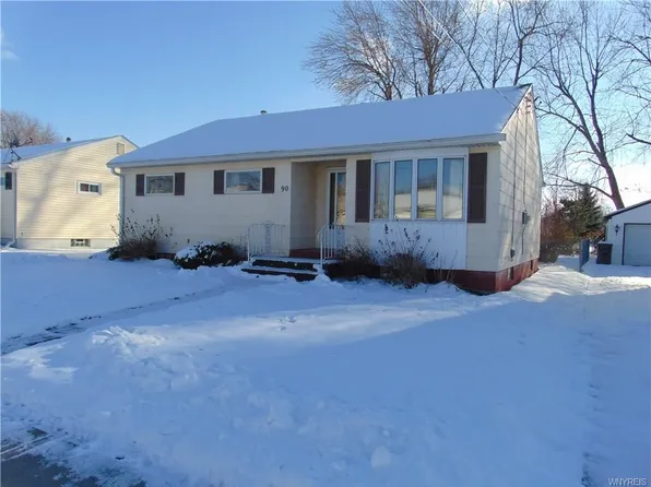 90 Frontier Dr, Buffalo, NY 14219