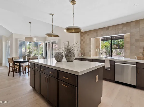 10008 E SUNNYSLOPE Lane, Scottsdale, AZ 85258