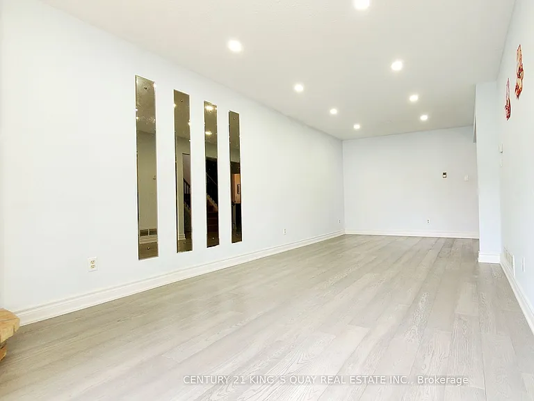 51 Carolbreen Sq — Photo 7