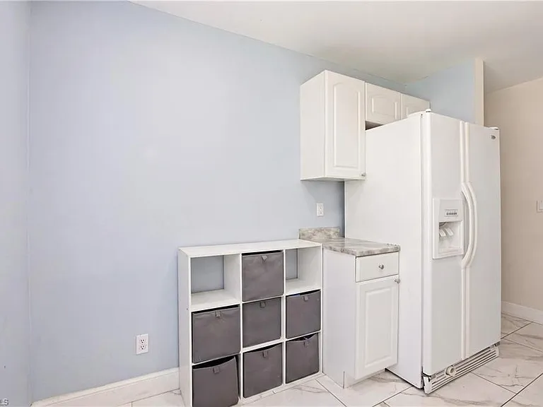 505 Windsor Sq #201 — Photo 20