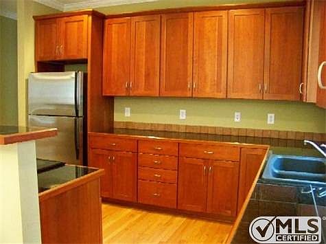 5th image of 305 Favre Cir