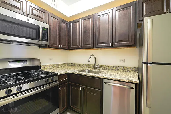 Rented by Hillel Realty Group | media 48