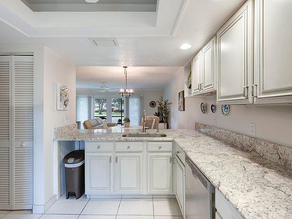 5th image of 18480 SE Wood Haven Lane #H