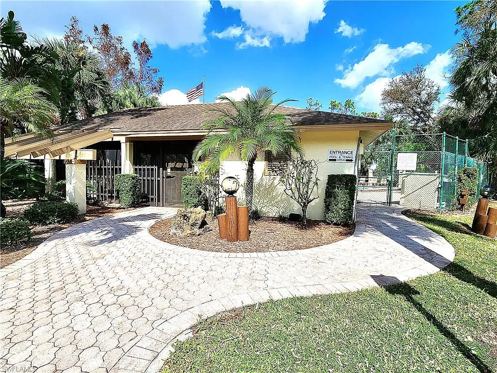 2 bed, 2.0 bath, 909 sqft, $1,680 — Photo 3