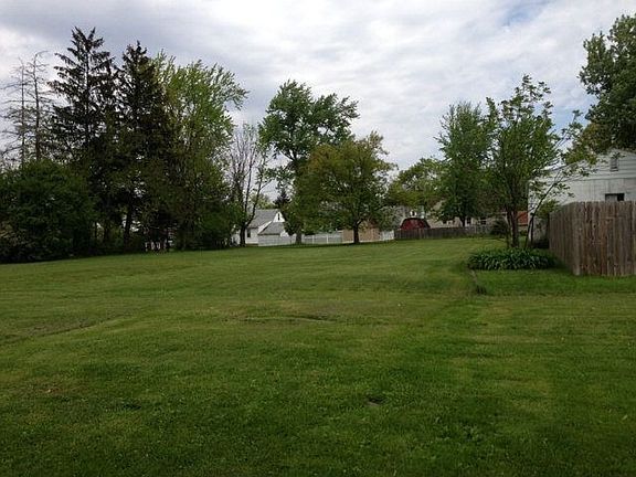 4th image of 704 Fairview Ave