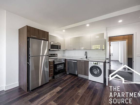4th image of 1551 W Hollywood Ave #211