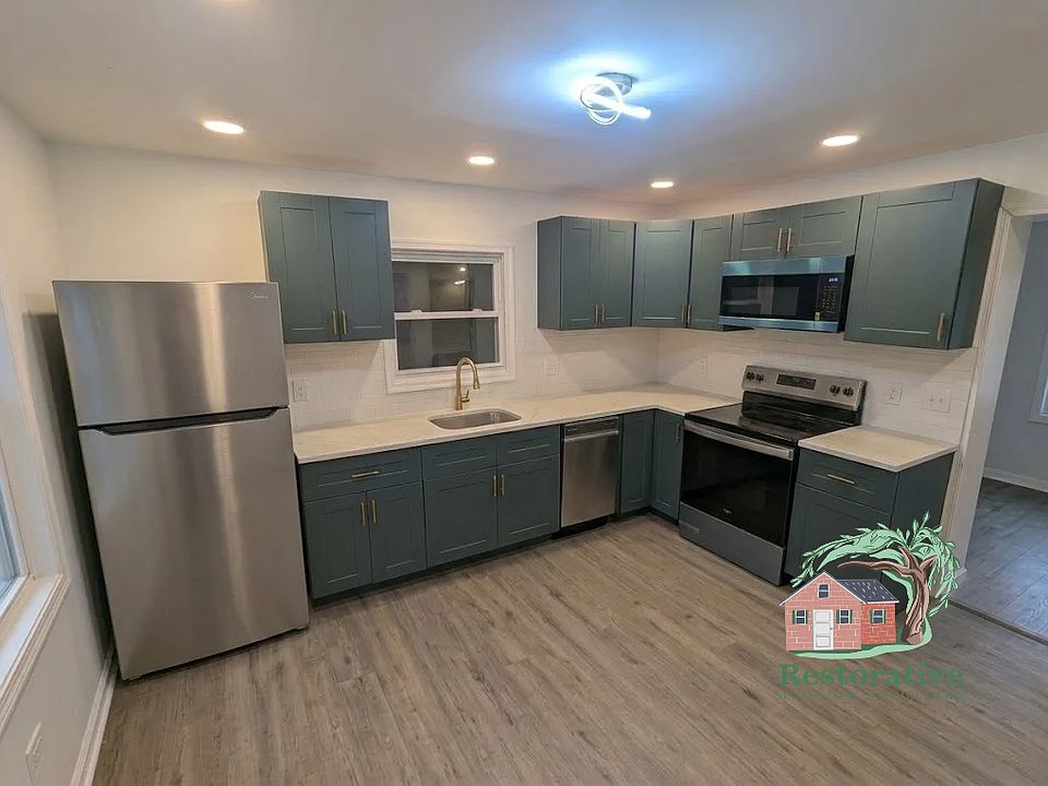 1st image of 407 Greenwich St