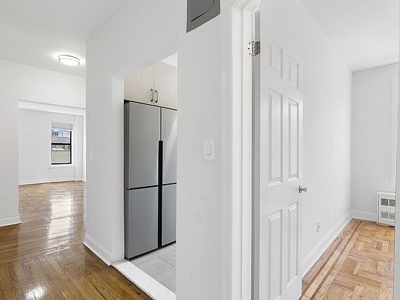 5th image of 4310 44th St APT 6G