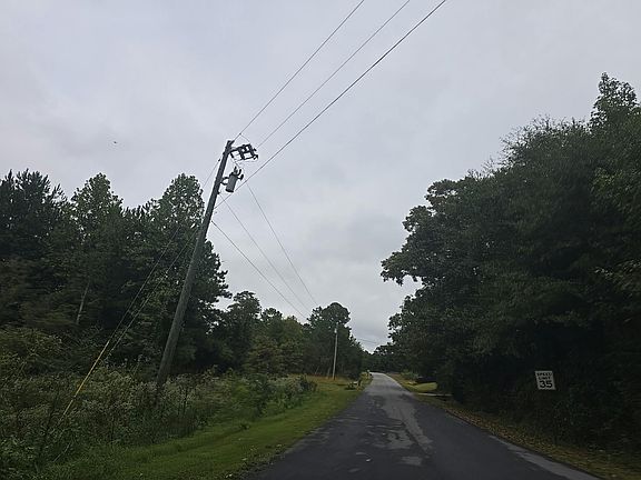 5th image of 385 Reed Rd