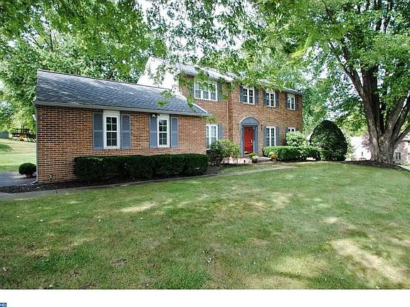 2nd image of 11 Hayloft Cir