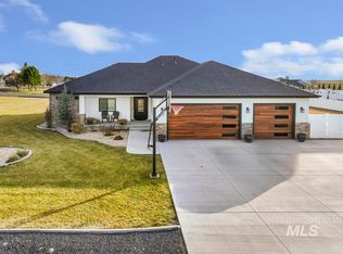 3827 Susan Cir W, Hansen, ID 83334