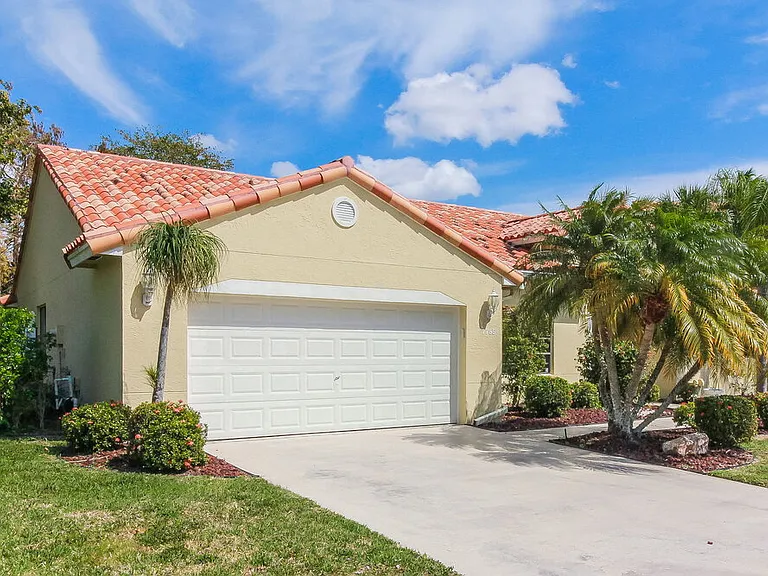 7755 Dawson Ct — Photo 2