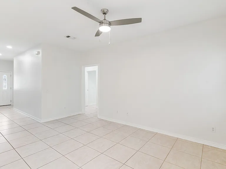 2031 Presidio St #2029 — Photo 7