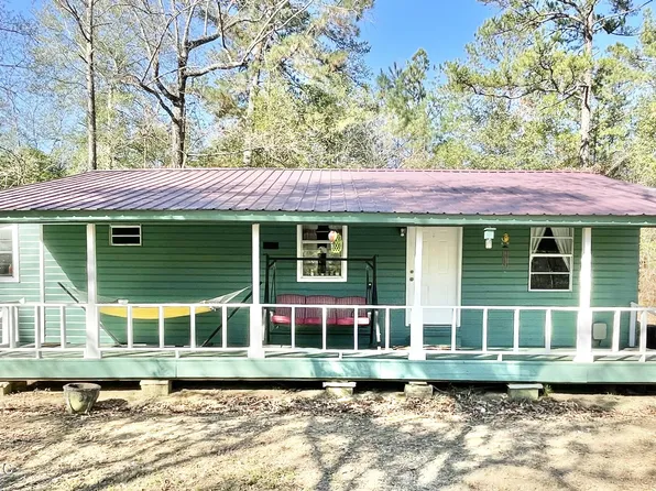 145 Eubanks Dr, Lucedale, MS 39452