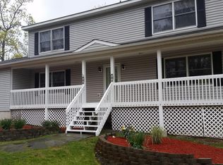 105 High Meadow Dr, Milford, PA 18337