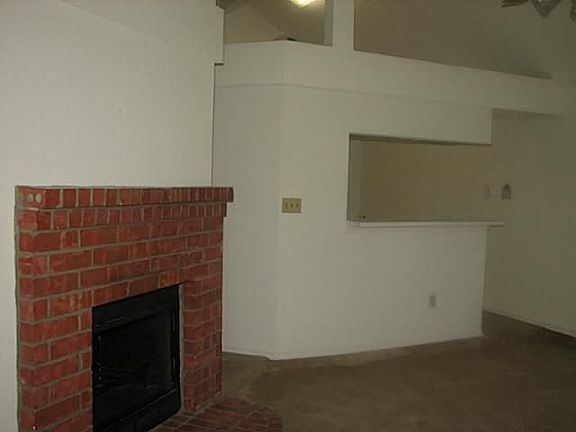 3rd image of 2117 Larkspur St