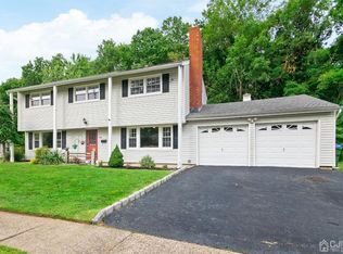 30 Wilk Rd, Edison, NJ 08837