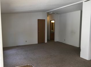 21523 Riverview Dr, Lakehead, CA