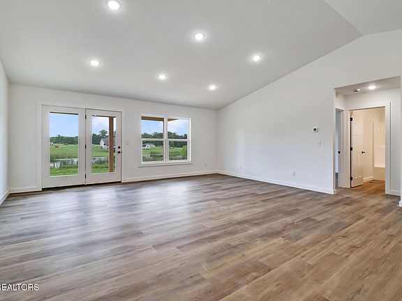 3rd image of 817 Hack Beaty Rd