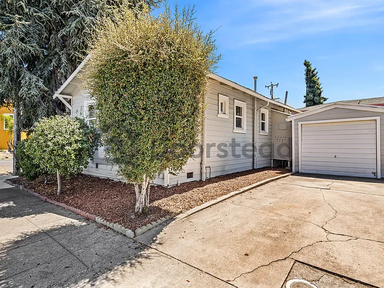 1937 Vicksburg Ave — Photo 2