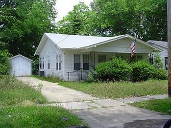 1st image of 816 E Oak St