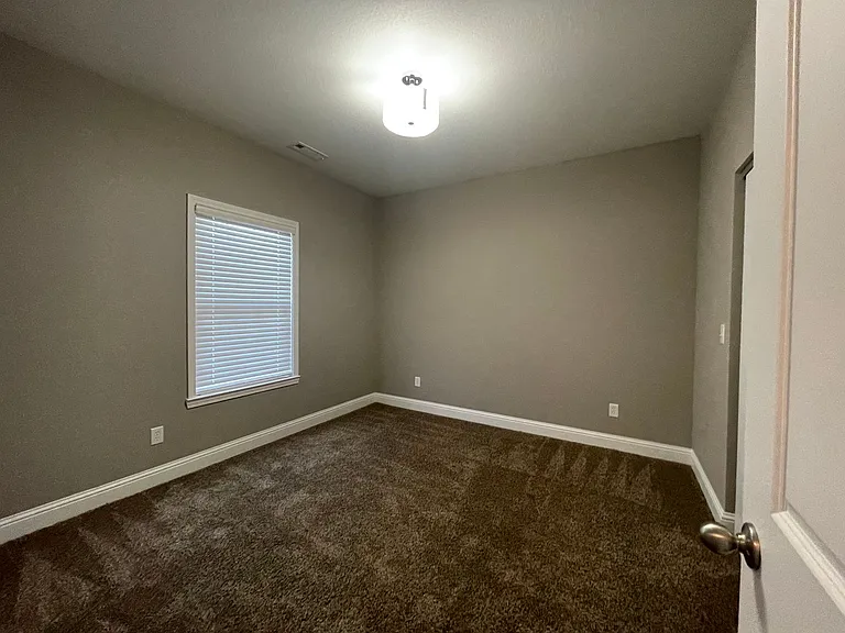 320 Deerfield Dr — Photo 9