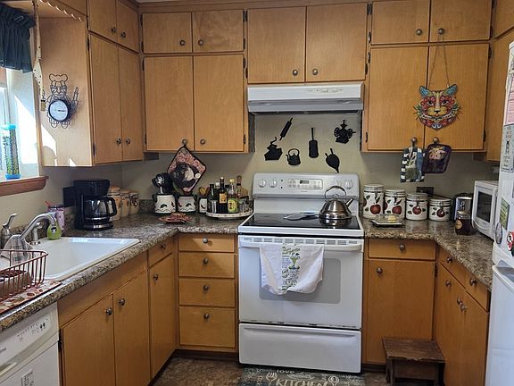 4th image of 303 N A St