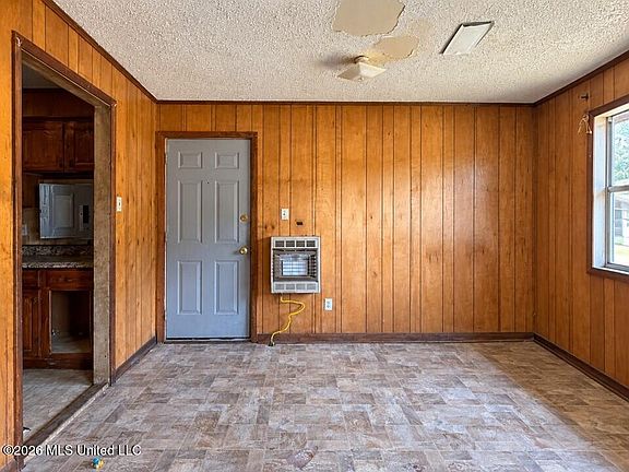3rd image of 1114 Johnson Ave