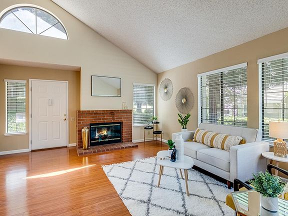 5th image of 2819 Buena Knoll Ct