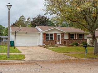 2401 Byrnes Rd, Lansing, MI 48906