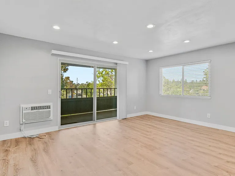 9175 Campina Dr #5 — Photo 16