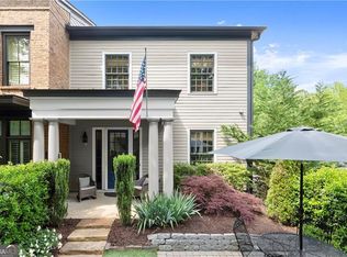 727 Hammond Dr, Woodstock, GA 30188