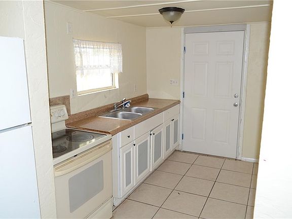 3rd image of 3803 Walnut Ave