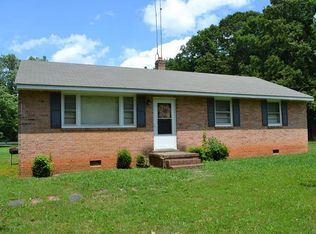 3312 Buckingham Rd, Powhatan, VA 23139