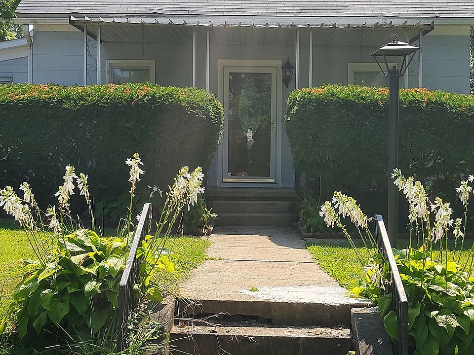 1st image of 303 E Washington St