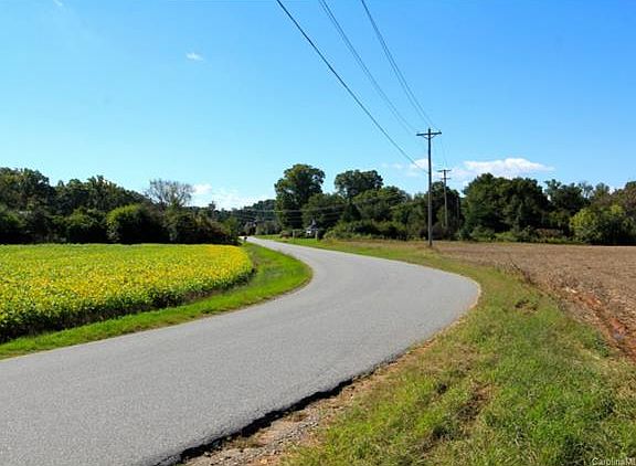 4th image of 1828 Mecklenburg Hwy