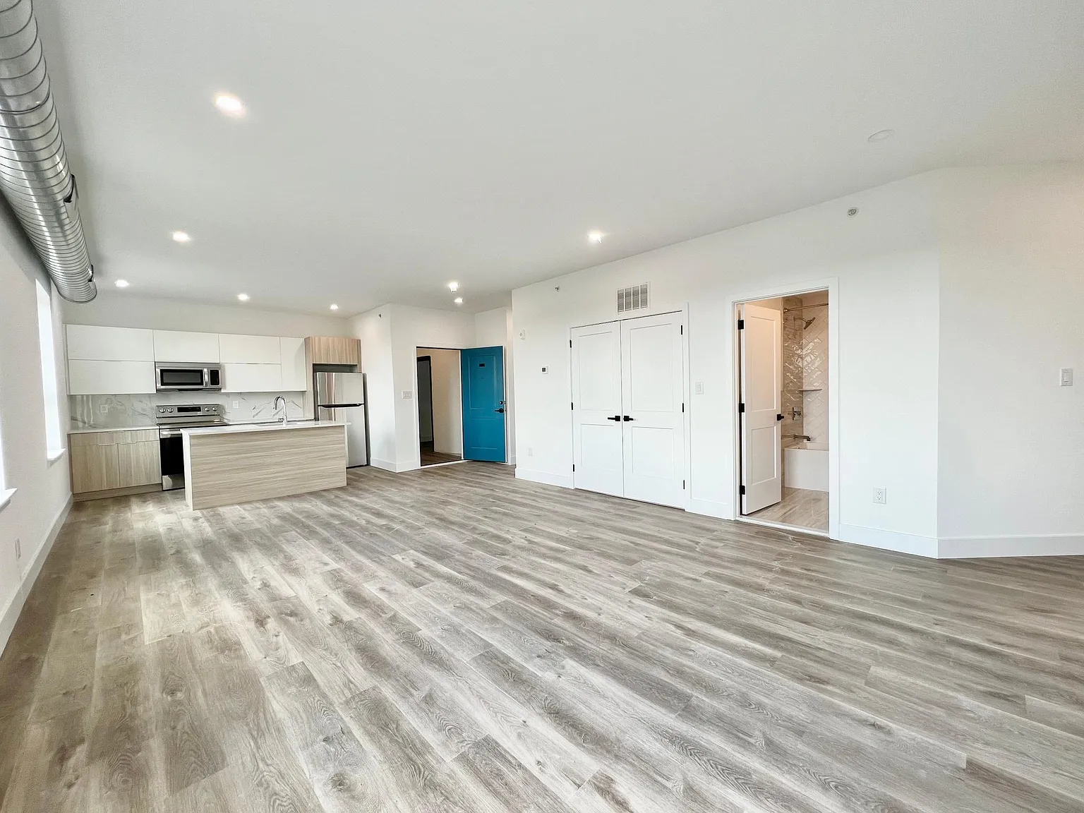1843 Hartranft St — Photo 4