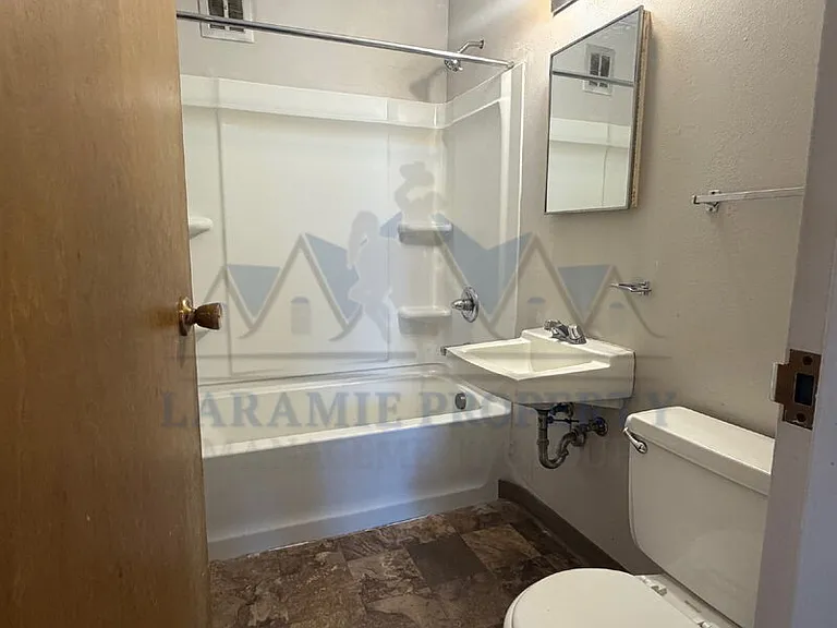 411 S 26th St #7 — Photo 9