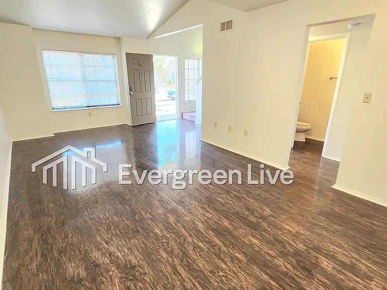 4104 Lew Wallace Dr — Photo 4