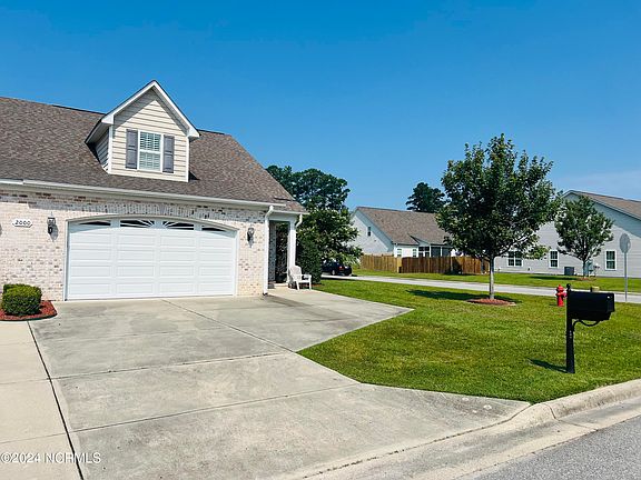2nd image of 2000 Leighton Dr #B