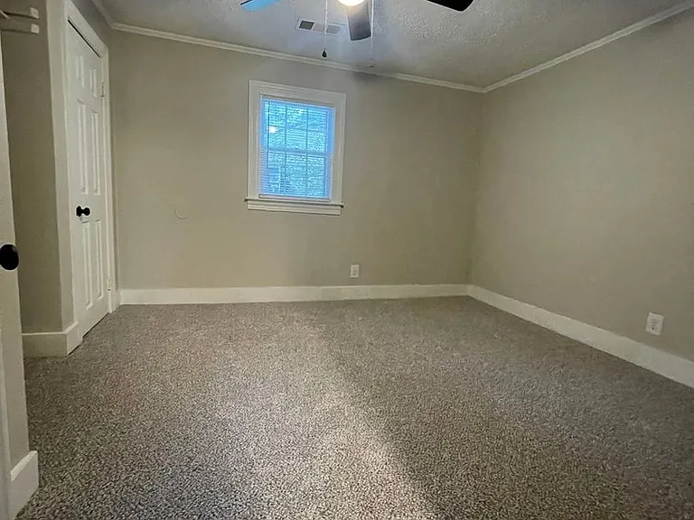 1632 Old West Broad St — Photo 15
