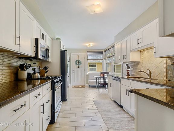 4th image of 1234 Oakmont Ave