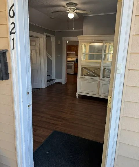 621 Fremont Ave NW — Photo 2