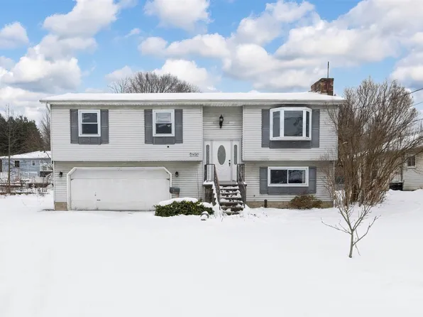 3817 Saltsman Rd, Erie, PA 16510