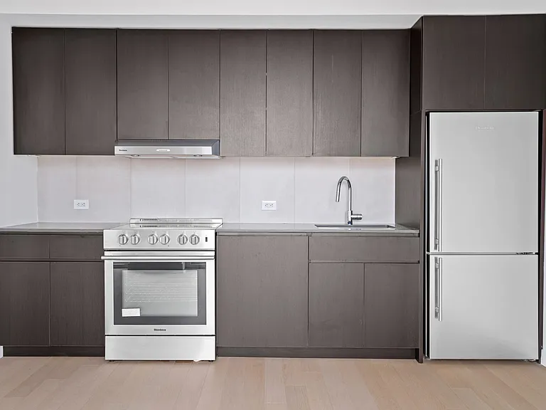 310 Livingston St #Penthouse 1 — Photo 3